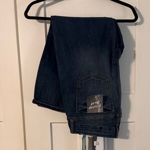 Studio Blue Women's Cropped Dark Jeans